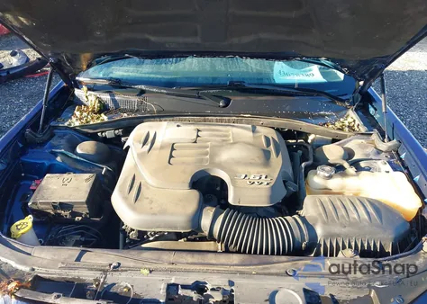 2017 Chrysler 300 Limited Awd z USA, uszkodzony, nr VIN 2C3CCARG6HH552527